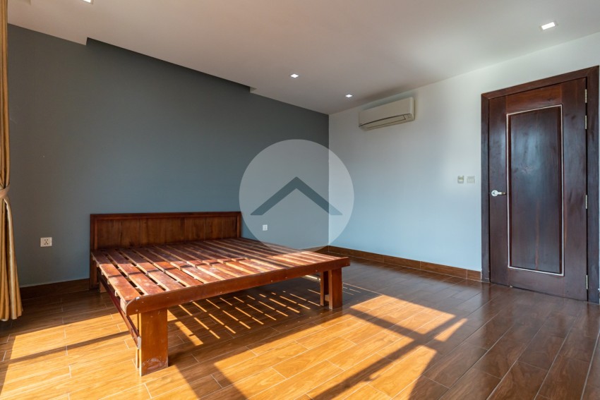 3 Bedroom Serviced Apartment  For Rent - Tonle Bassac, Phnom Penh