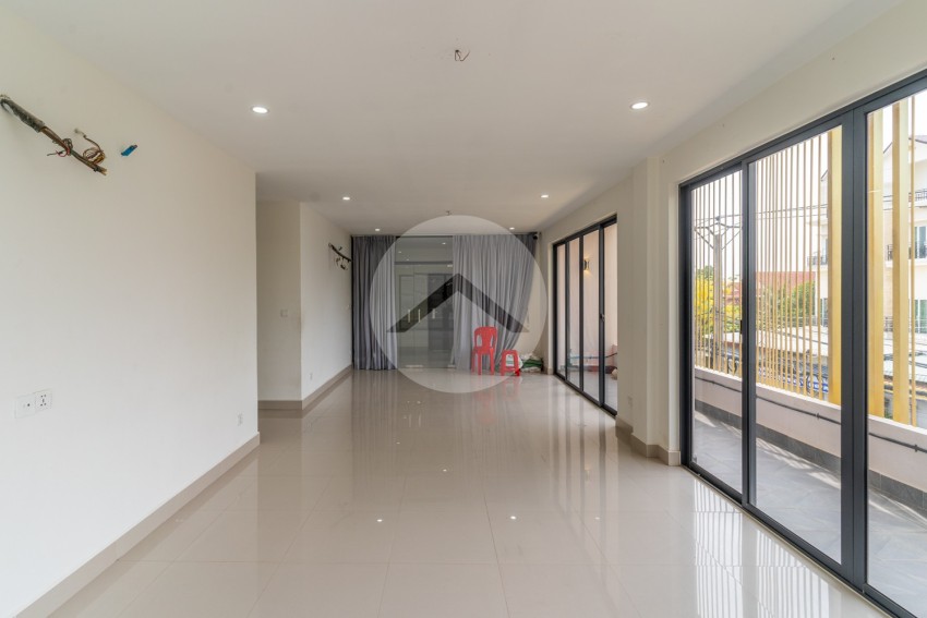 336 Sqm Commercial Space For Rent - Chroy Changvar, Phnom Penh