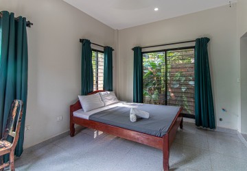 11 Bedroom Guesthouse For Rent - Slor Kram, Siem Reap thumbnail
