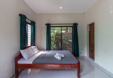11 Bedroom Guesthouse For Rent - Slor Kram, Siem Reap thumbnail
