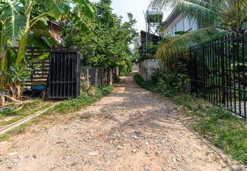 11 Bedroom Guesthouse For Rent - Slor Kram, Siem Reap thumbnail
