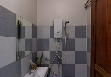 11 Bedroom Guesthouse For Rent - Slor Kram, Siem Reap thumbnail