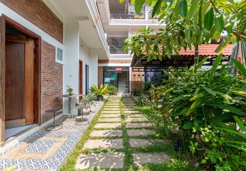 11 Bedroom Guesthouse For Rent - Slor Kram, Siem Reap thumbnail