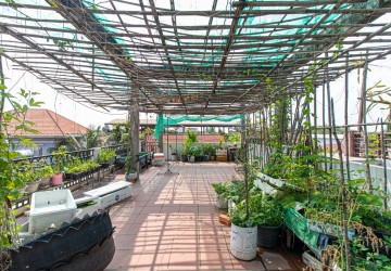 11 Bedroom Guesthouse For Rent - Slor Kram, Siem Reap thumbnail