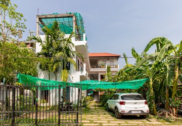 11 Bedroom Guesthouse For Rent - Slor Kram, Siem Reap thumbnail