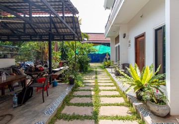 11 Bedroom Guesthouse For Rent - Slor Kram, Siem Reap thumbnail