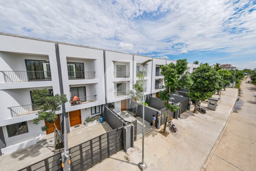 4 Bedroom Luxury Townhouse Type M For Sale - Veal Sbov, Phnom Penh