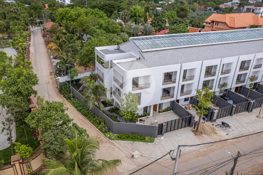 7 Bedroom Luxury Corner Villa For Sale - Veal Sbov, Phnom Penh