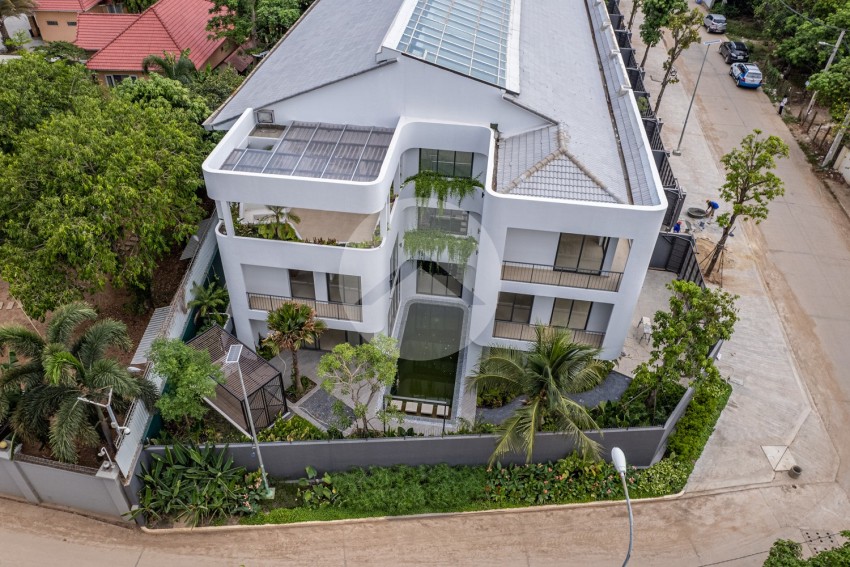 7 Bedroom Luxury Corner Villa For Sale - Veal Sbov, Phnom Penh