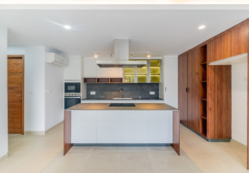 7 Bedroom Luxury Corner Villa For Sale - Veal Sbov, Phnom Penh thumbnail