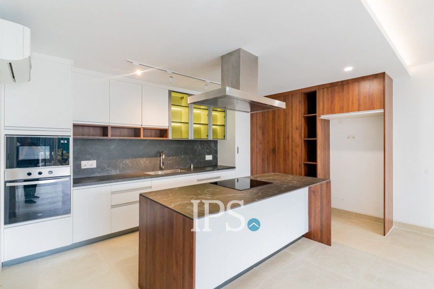 7 Bedroom Luxury Corner Villa For Sale - Veal Sbov, Phnom Penh