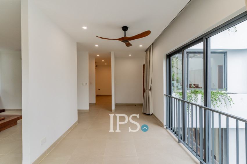 7 Bedroom Luxury Corner Villa For Sale - Veal Sbov, Phnom Penh