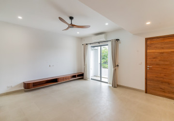 7 Bedroom Luxury Corner Villa For Sale - Veal Sbov, Phnom Penh thumbnail