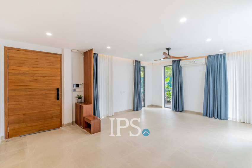 7 Bedroom Luxury Corner Villa For Sale - Veal Sbov, Phnom Penh