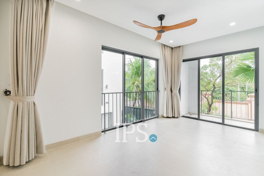 7 Bedroom Luxury Corner Villa For Sale - Veal Sbov, Phnom Penh