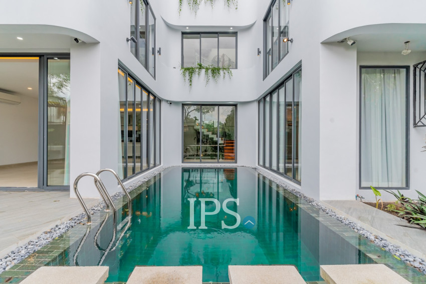 7 Bedroom Luxury Corner Villa For Sale - Veal Sbov, Phnom Penh
