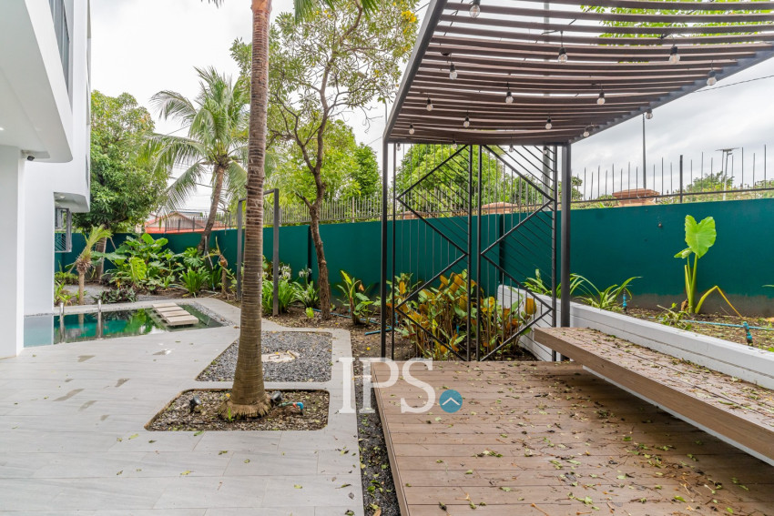 7 Bedroom Luxury Corner Villa For Sale - Veal Sbov, Phnom Penh