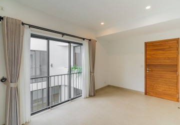 7 Bedroom Luxury Corner Villa For Sale - Veal Sbov, Phnom Penh thumbnail