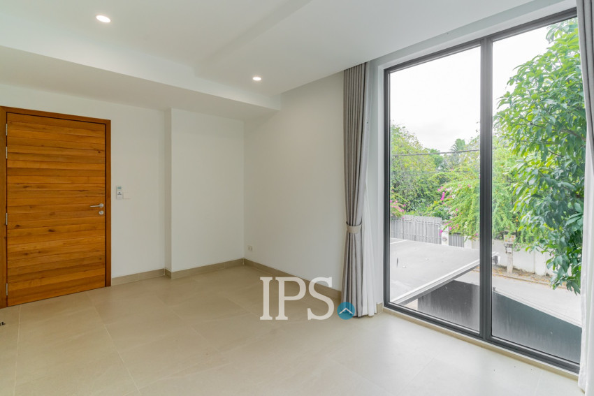 7 Bedroom Luxury Corner Villa For Sale - Veal Sbov, Phnom Penh