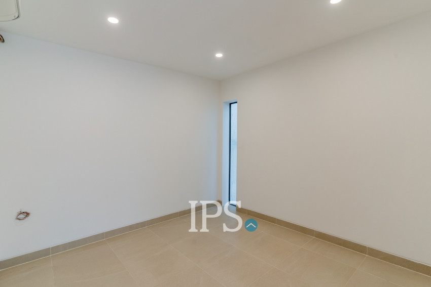 7 Bedroom Luxury Corner Villa For Sale - Veal Sbov, Phnom Penh