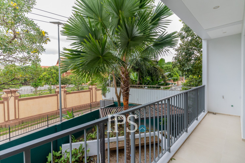 7 Bedroom Luxury Corner Villa For Sale - Veal Sbov, Phnom Penh