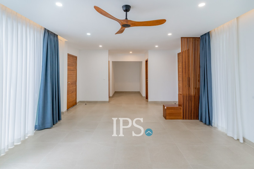 7 Bedroom Luxury Corner Villa For Sale - Veal Sbov, Phnom Penh