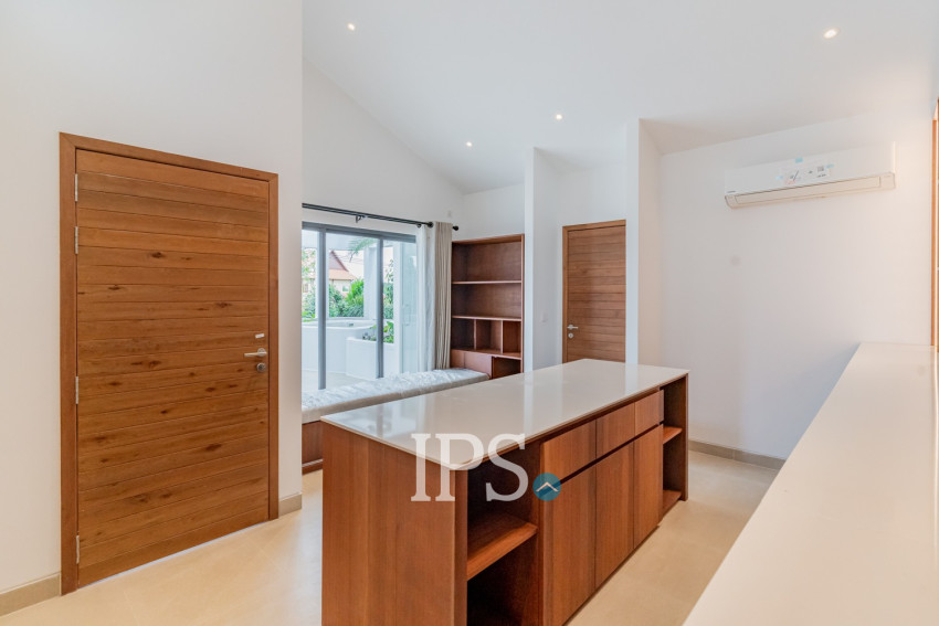 7 Bedroom Luxury Corner Villa For Sale - Veal Sbov, Phnom Penh