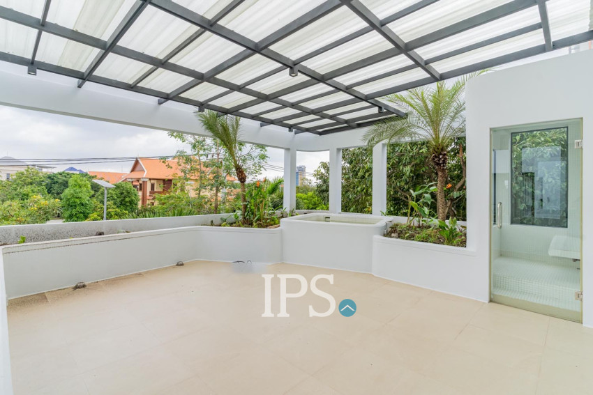 7 Bedroom Luxury Corner Villa For Sale - Veal Sbov, Phnom Penh