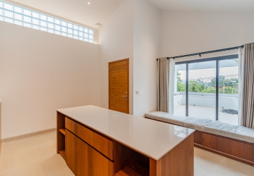 7 Bedroom Luxury Corner Villa For Sale - Veal Sbov, Phnom Penh thumbnail