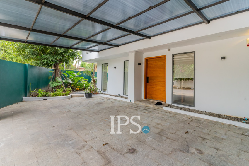 7 Bedroom Luxury Corner Villa For Sale - Veal Sbov, Phnom Penh