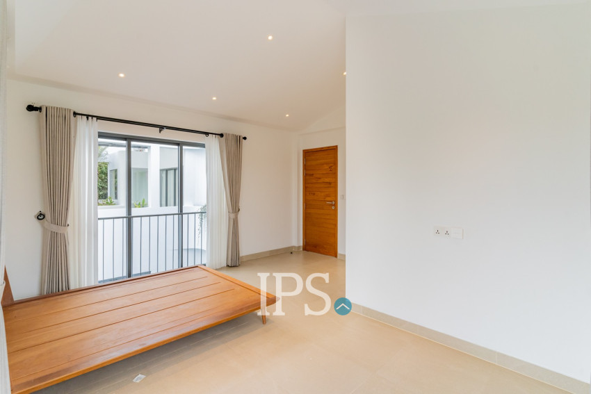 7 Bedroom Luxury Corner Villa For Sale - Veal Sbov, Phnom Penh