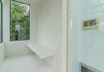 7 Bedroom Luxury Corner Villa For Sale - Veal Sbov, Phnom Penh thumbnail