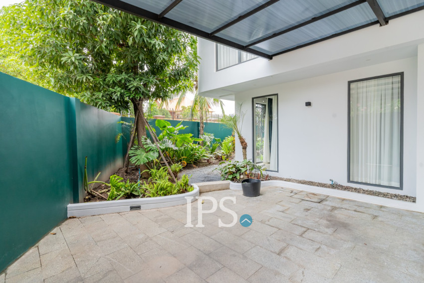 7 Bedroom Luxury Corner Villa For Sale - Veal Sbov, Phnom Penh