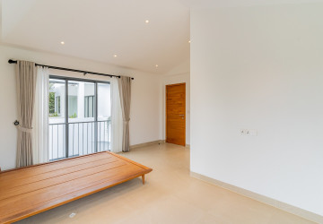 7 Bedroom Luxury Corner Villa For Sale - Veal Sbov, Phnom Penh thumbnail