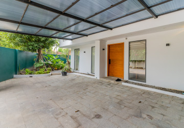 7 Bedroom Luxury Corner Villa For Sale - Veal Sbov, Phnom Penh thumbnail