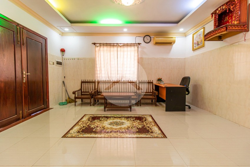 9 Bedroom Guesthouse For Rent - Svay Dangkum, Siem Reap