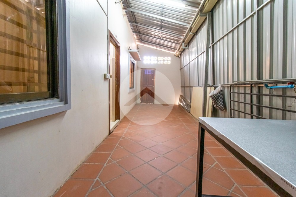 9 Bedroom Guesthouse For Rent - Svay Dangkum, Siem Reap - Image 15