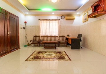 9 Bedroom Guesthouse For Rent - Svay Dangkum, Siem Reap thumbnail