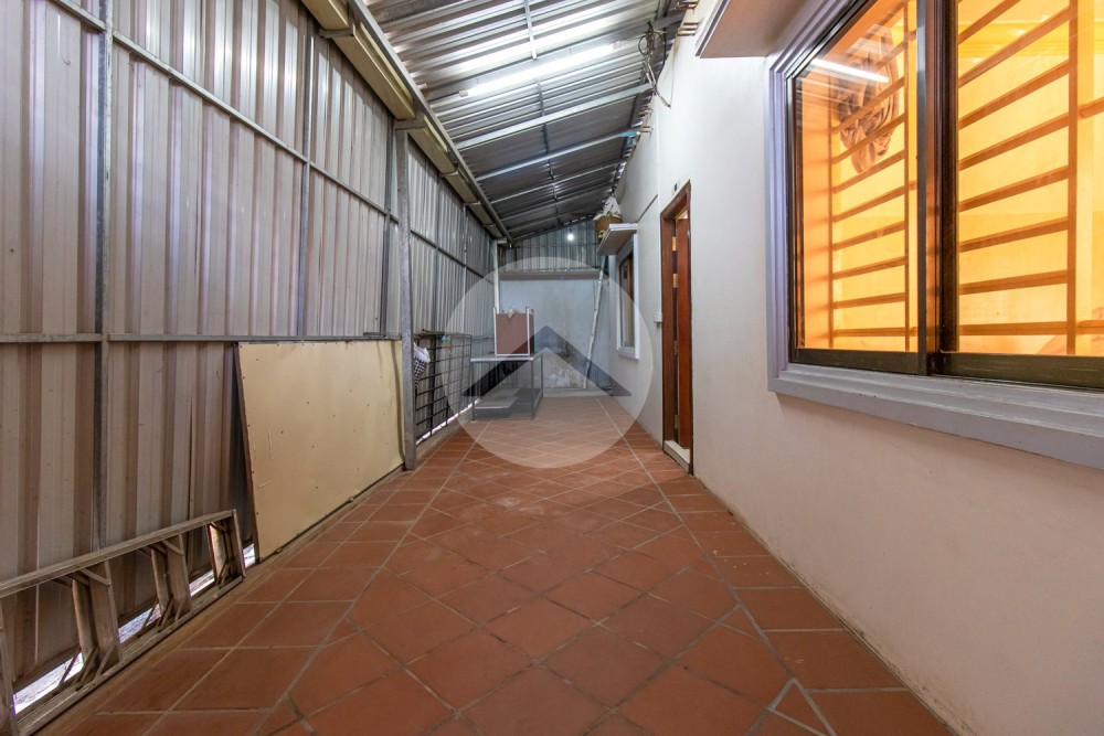 9 Bedroom Guesthouse For Rent - Svay Dangkum, Siem Reap - Image 14