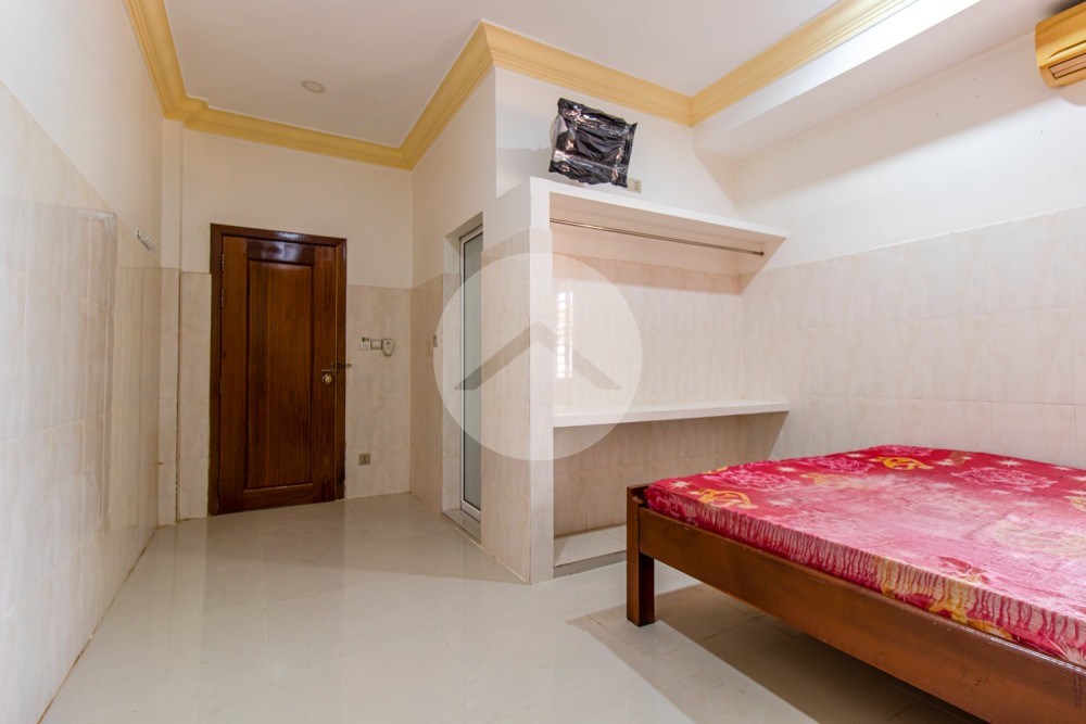 9 Bedroom Guesthouse For Rent - Svay Dangkum, Siem Reap - Image 8