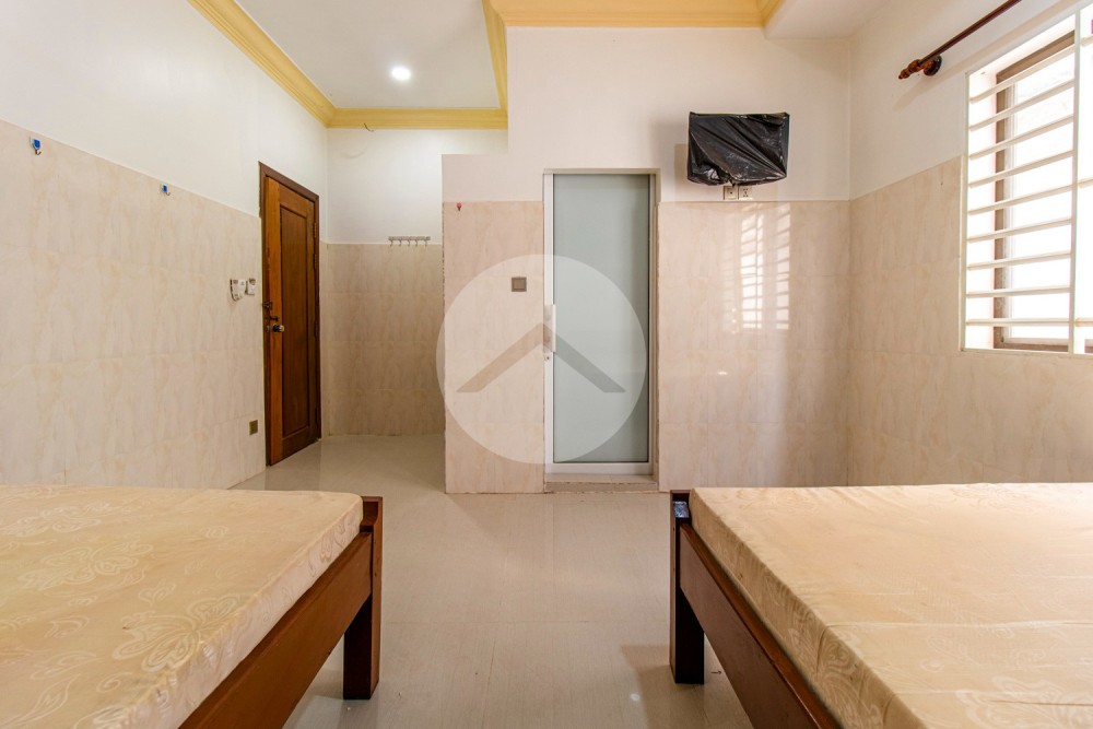 9 Bedroom Guesthouse For Rent - Svay Dangkum, Siem Reap - Image 13