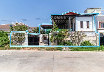 9 Bedroom Guesthouse For Rent - Svay Dangkum, Siem Reap thumbnail