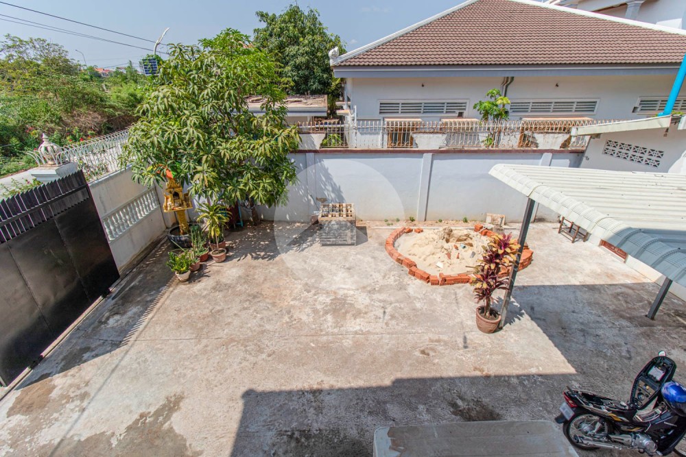 9 Bedroom Guesthouse For Rent - Svay Dangkum, Siem Reap - Image 18