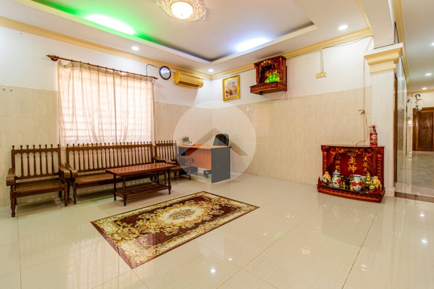 9 Bedroom Guesthouse For Rent - Svay Dangkum, Siem Reap