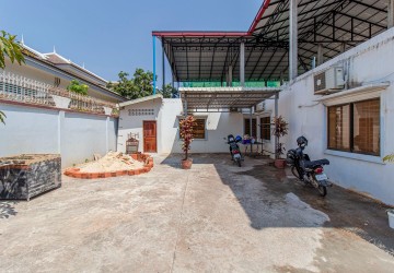 9 Bedroom Guesthouse For Rent - Svay Dangkum, Siem Reap thumbnail