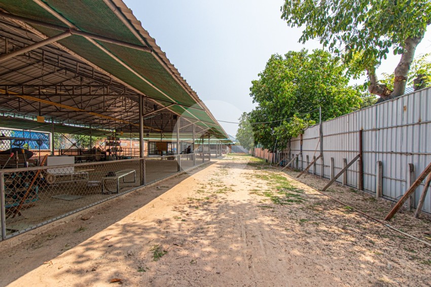 800 Sqm Warehouse For Rent - Slor Kram, Siem Reap