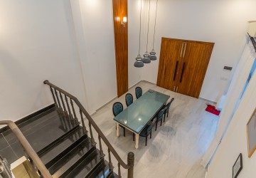 4 Bedroom Townhouse For Rent - Boeung Trabek, Phnom Penh thumbnail