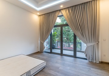 4 Bedroom Townhouse For Rent - Boeung Trabek, Phnom Penh thumbnail