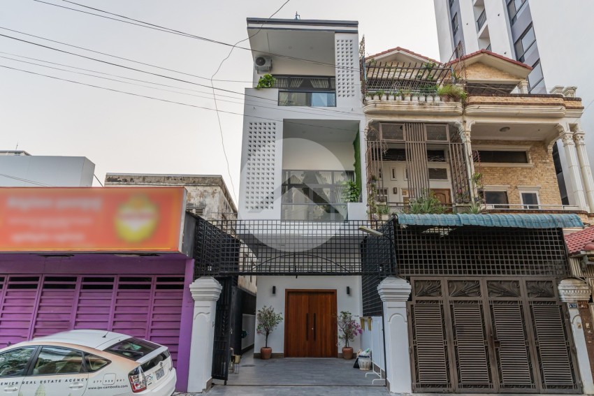 4 Bedroom Townhouse For Rent - Boeung Trabek, Phnom Penh