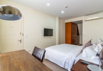 4 Bedroom Serviced Apartment For Rent - Wat Phnom, Phnom Penh thumbnail